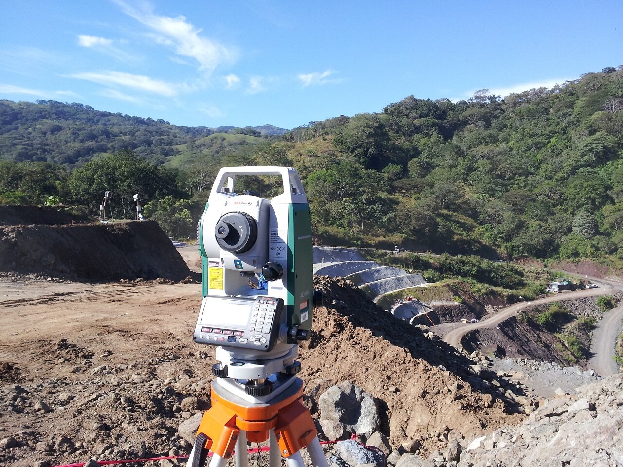 Servicios de topografía,agrimensura,peritajes,ingeniería civil y consultorías